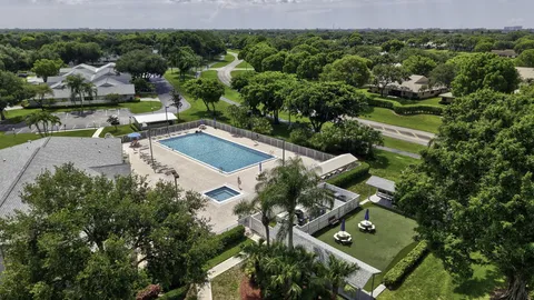 $399,900 | 8621 Jasmine Way, Boca Raton, FL 33496