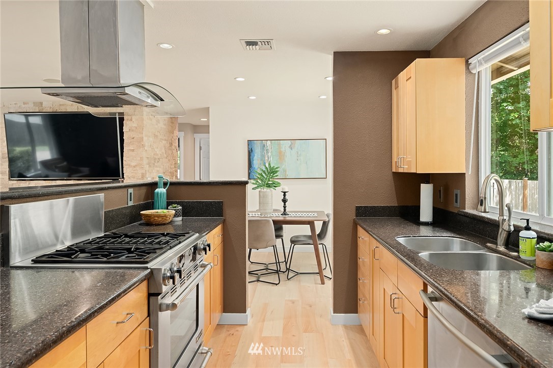 12404 177th Place Southeast Renton, WA 98059 - Photo 13 of 26