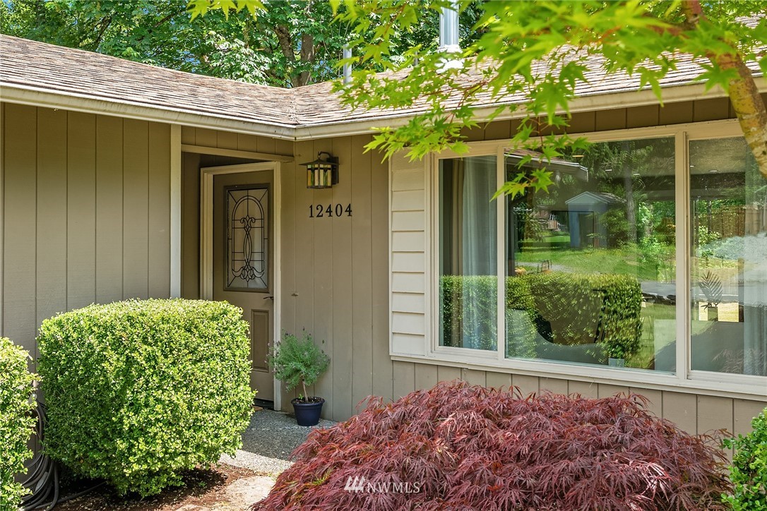 12404 177th Place Southeast Renton, WA 98059 - Photo 3 of 26
