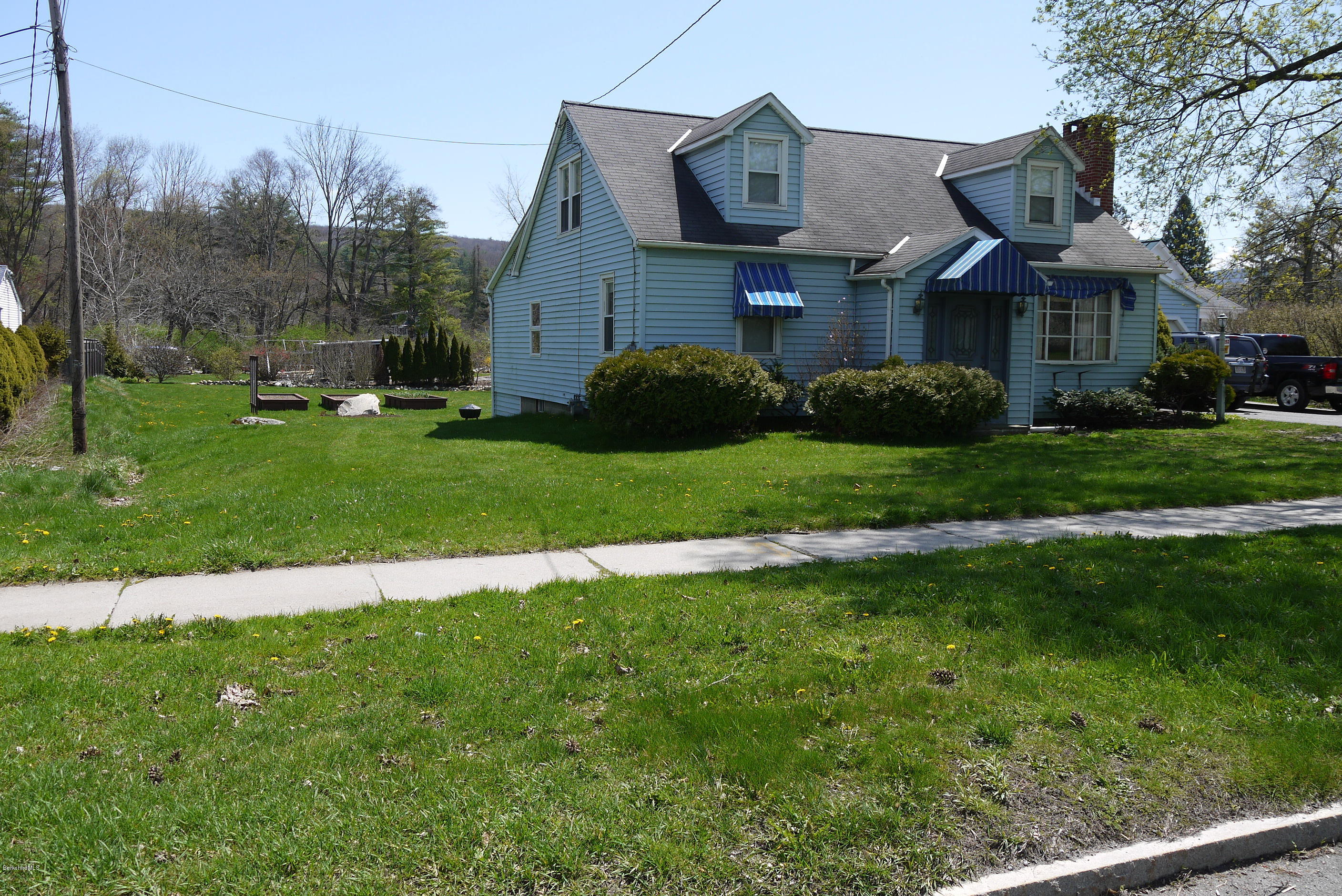 252 Stockbridge Road Great Barrington, MA 01230 - Photo 3 of 9 Front of house
