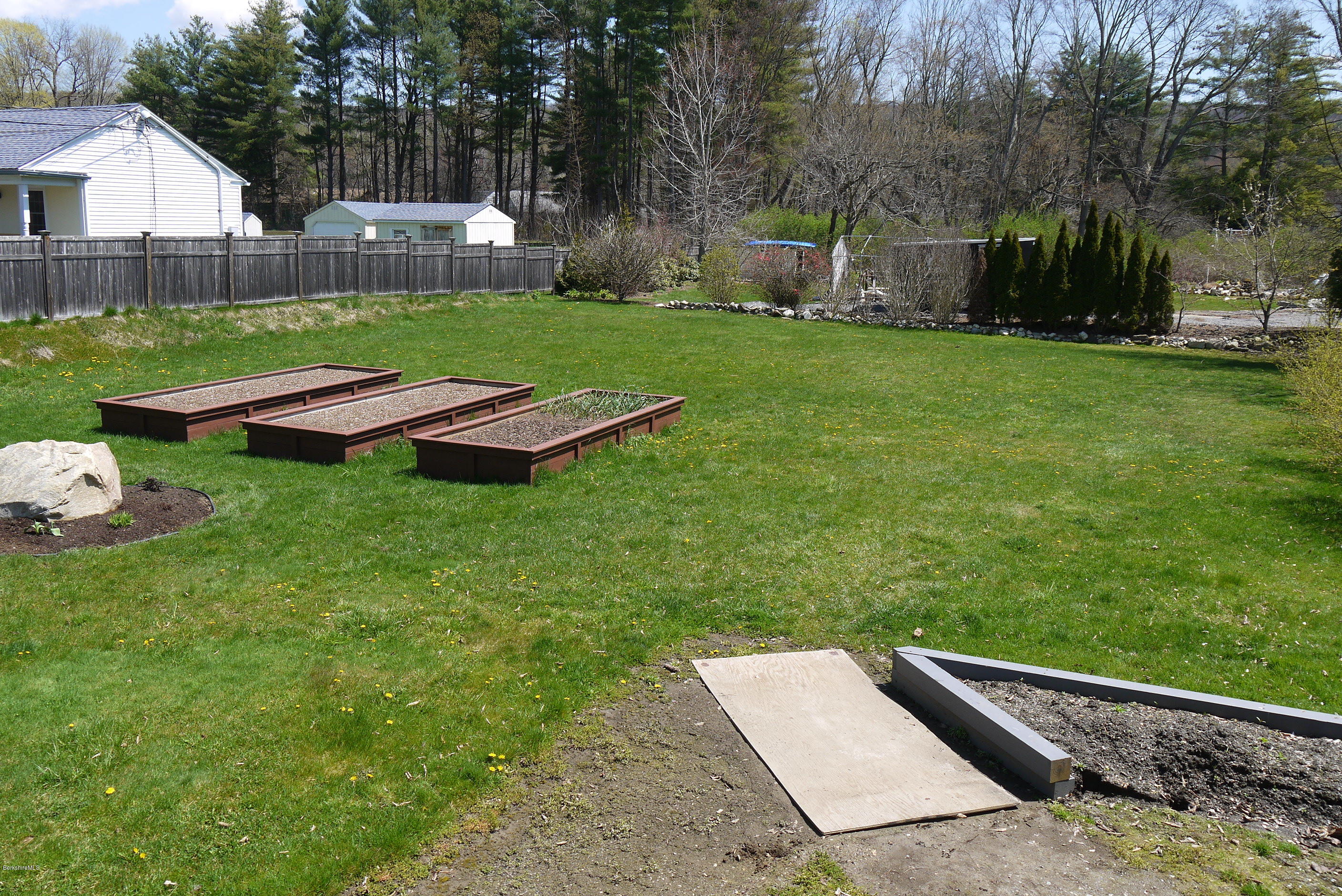 252 Stockbridge Road Great Barrington, MA 01230 - Photo 6 of 9 P1060786