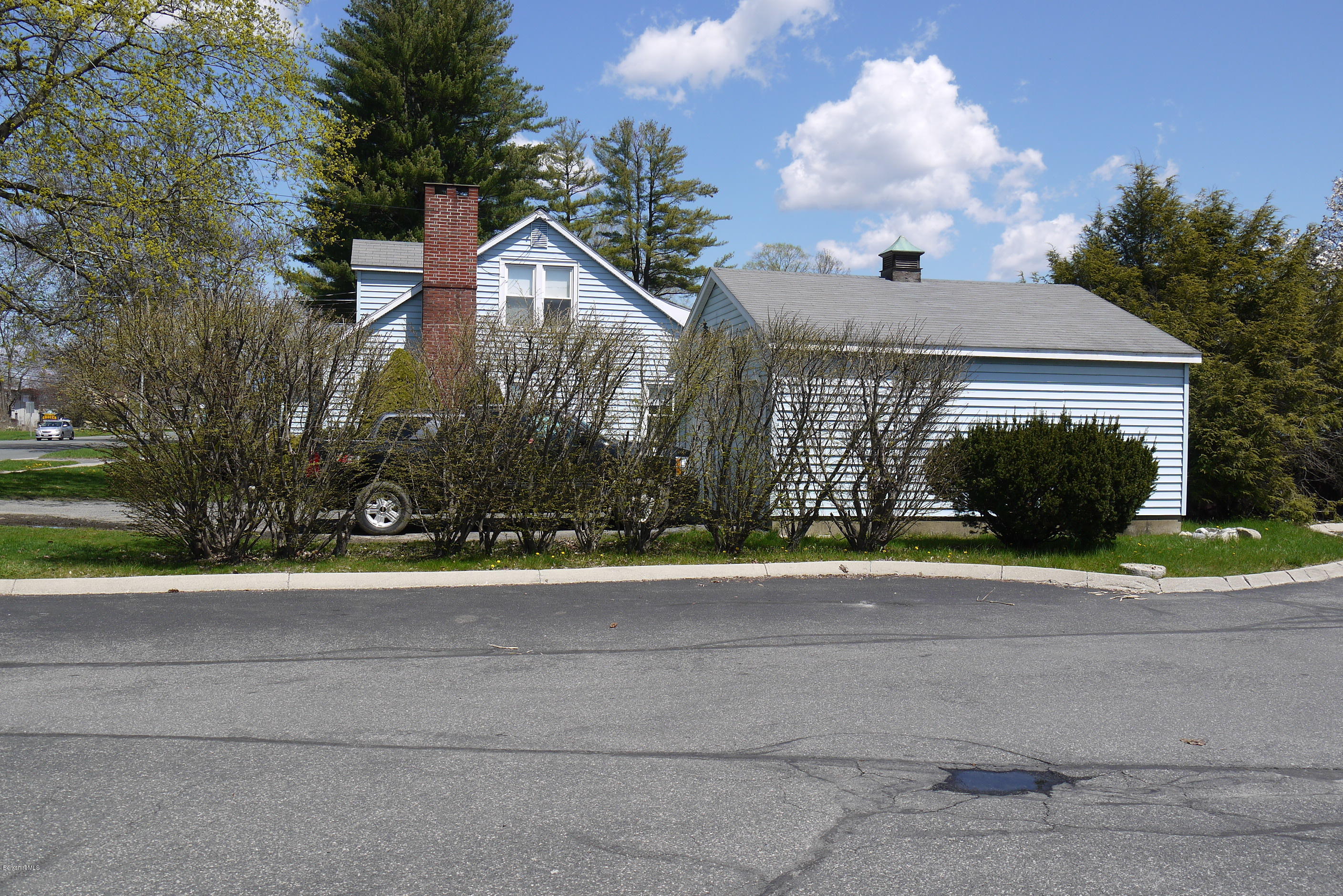 252 Stockbridge Road Great Barrington, MA 01230 - Photo 8 of 9 P1060778