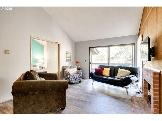 7546 Southwest Barnes Road, Unit B Portland, OR 97225 - Photo 11 of 32 Gallery Image 11