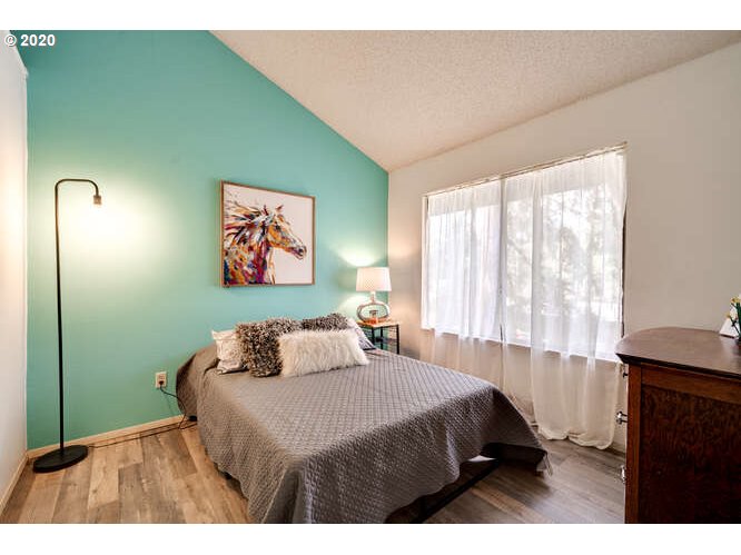 7546 Southwest Barnes Road, Unit B Portland, OR 97225 - Photo 12 of 32 Gallery Image 12