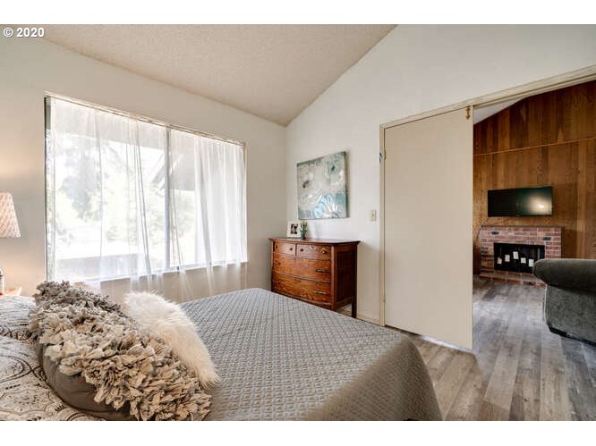 7546 Southwest Barnes Road, Unit B Portland, OR 97225 - Photo 13 of 32 Gallery Image 13