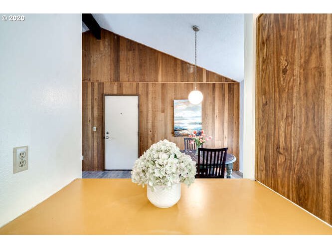 7546 Southwest Barnes Road, Unit B Portland, OR 97225 - Photo 14 of 32 Gallery Image 14