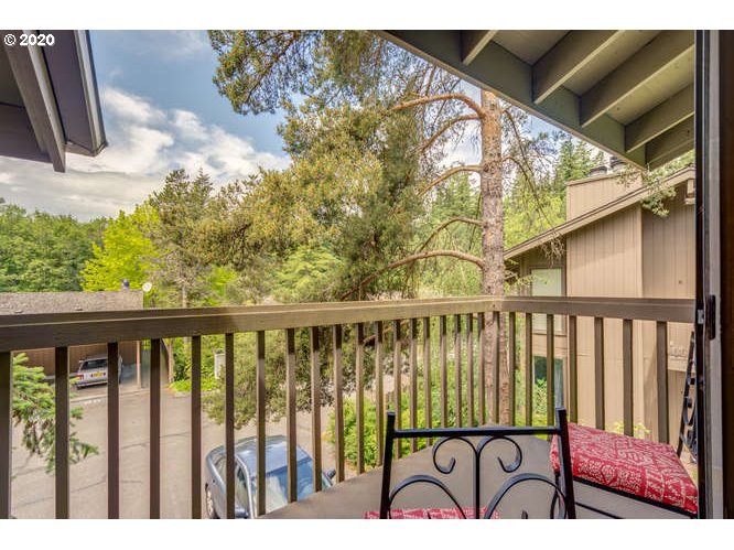 7546 Southwest Barnes Road, Unit B Portland, OR 97225 - Photo 22 of 32 Gallery Image 22