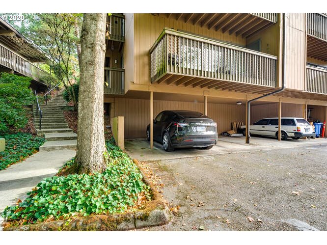 7546 Southwest Barnes Road, Unit B Portland, OR 97225 - Photo 23 of 32 Gallery Image 23