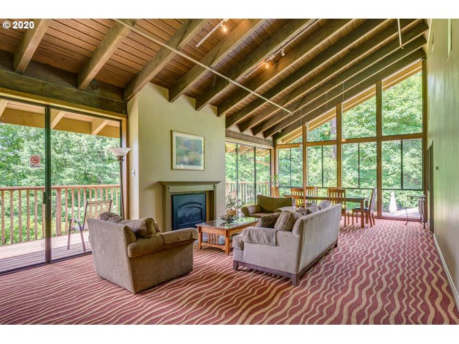 7546 Southwest Barnes Road, Unit B Portland, OR 97225 - Photo 26 of 32 Gallery Image 26