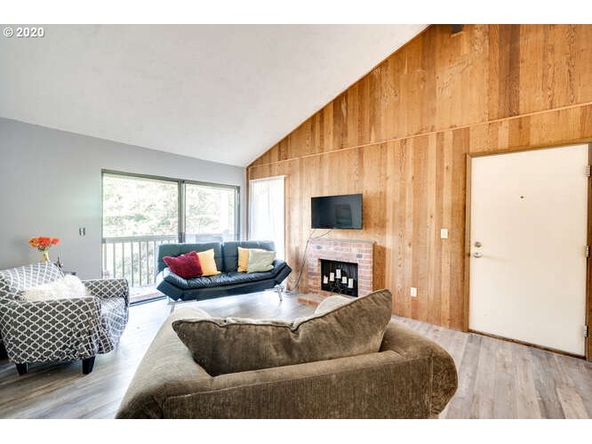 7546 Southwest Barnes Road, Unit B Portland, OR 97225 - Photo 10 of 32 Gallery Image 10