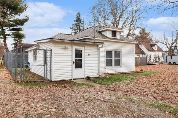 $122,000 | 206 Burr Oak Street, Mendon, MI 49072