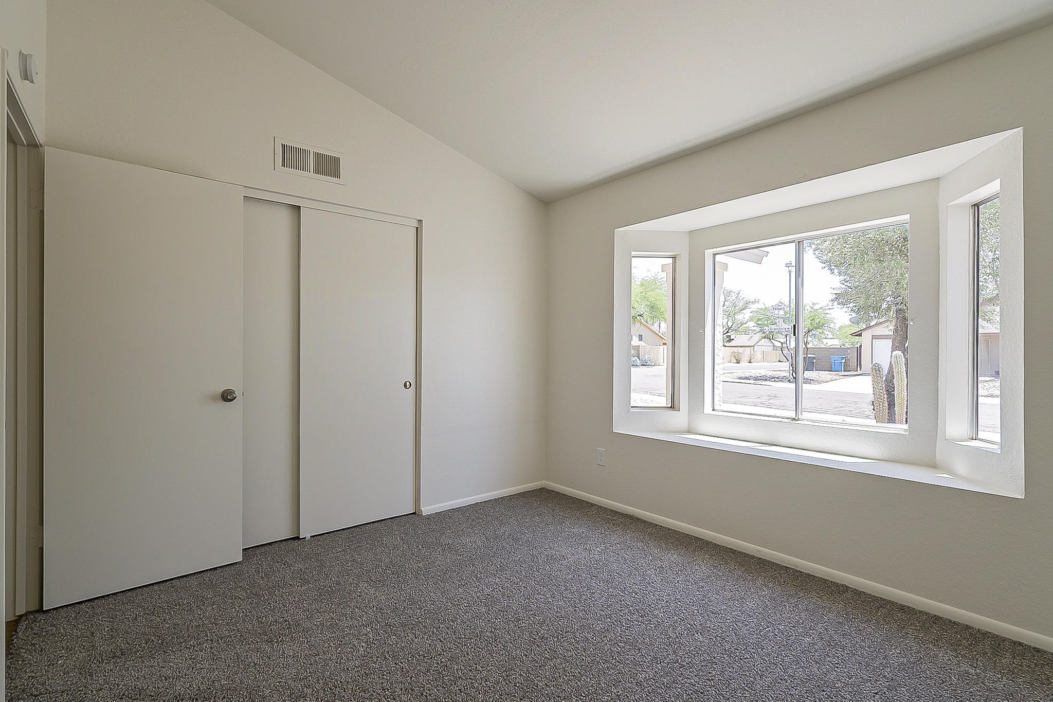 1854 East Grandview Road Phoenix, AZ 85022 - Photo 23 of 25 Grandview-25