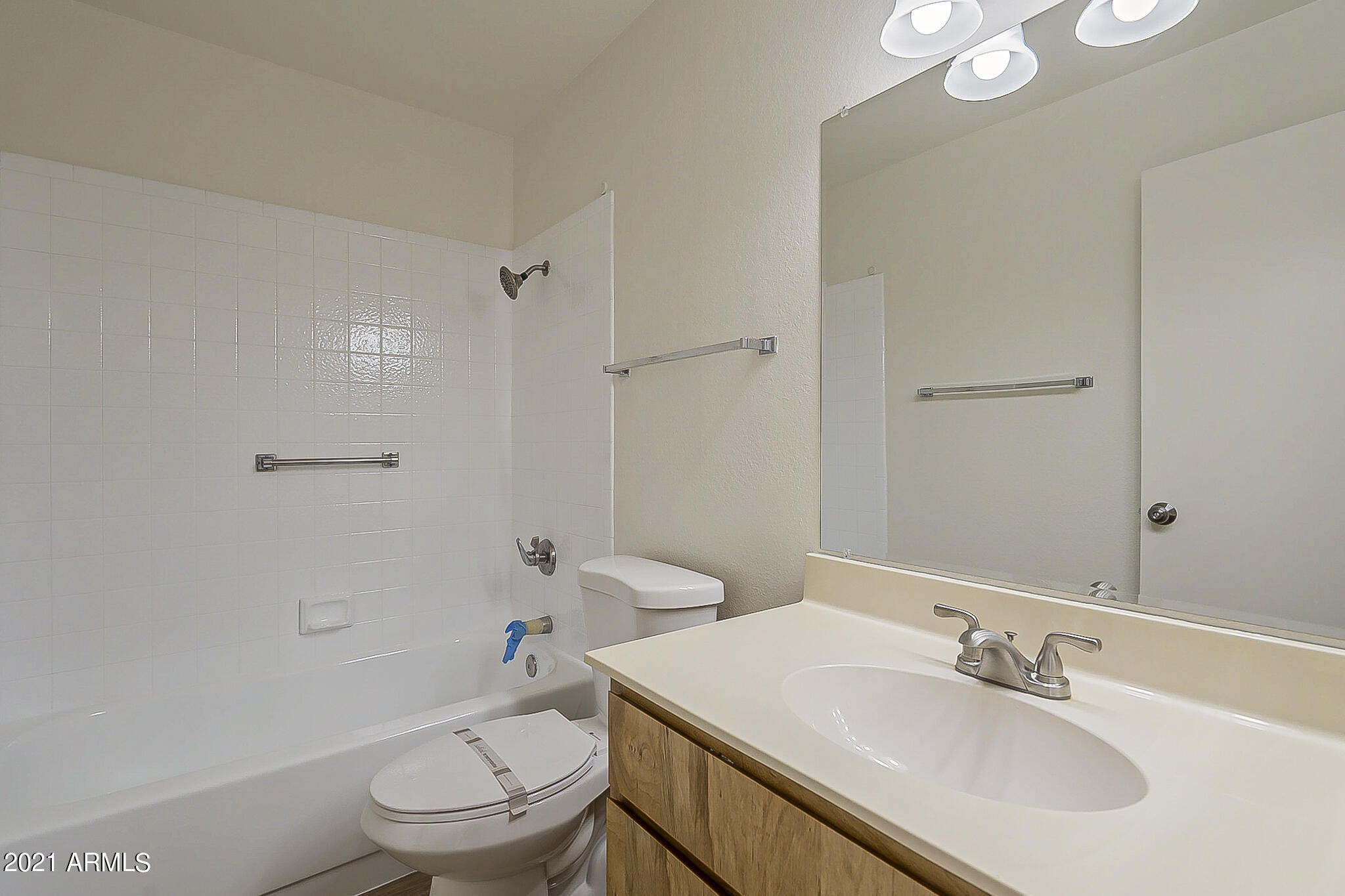 1854 East Grandview Road Phoenix, AZ 85022 - Photo 24 of 25 Grandview-26