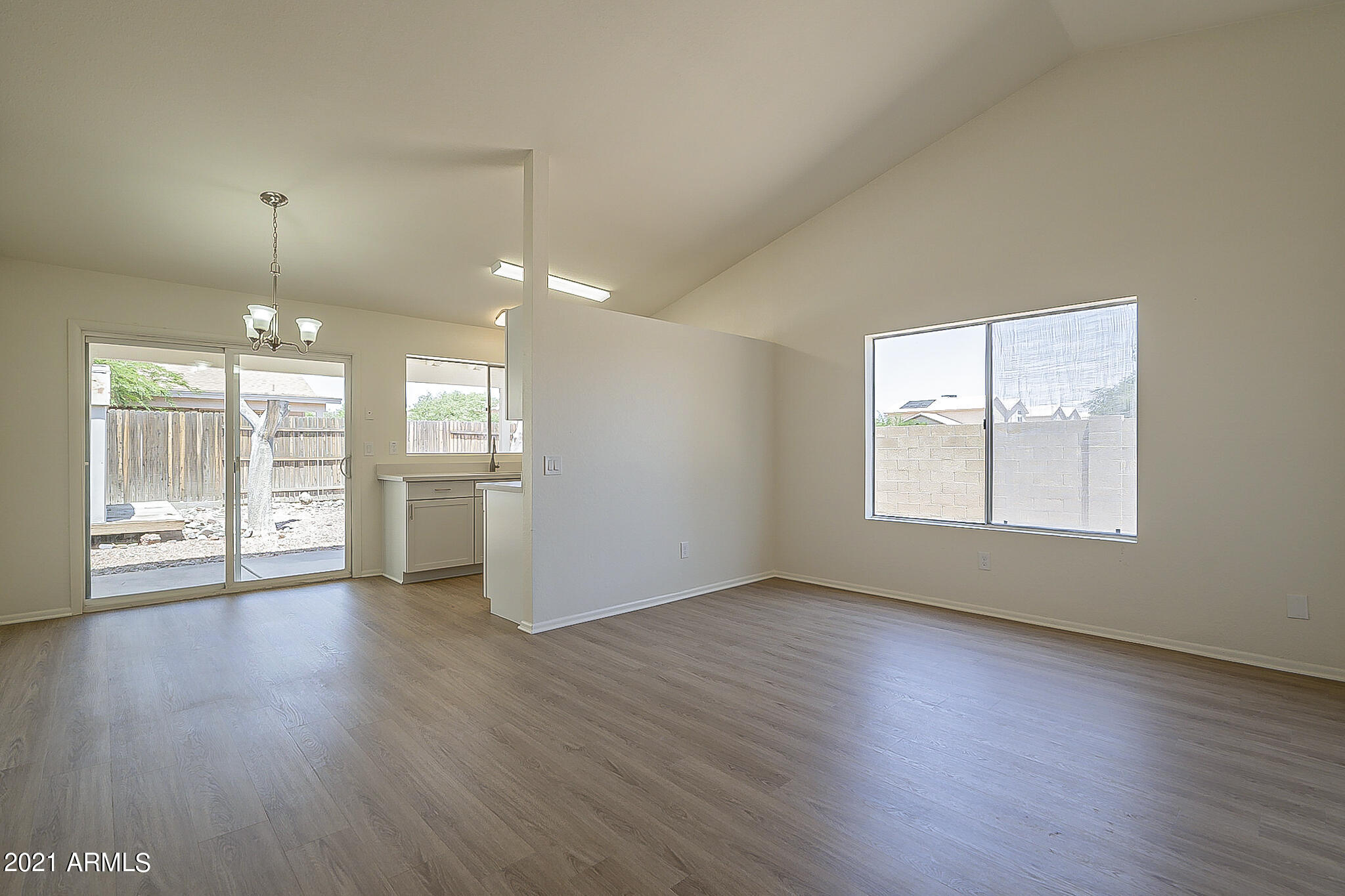 1854 East Grandview Road Phoenix, AZ 85022 - Photo 7 of 25 Grandview-9
