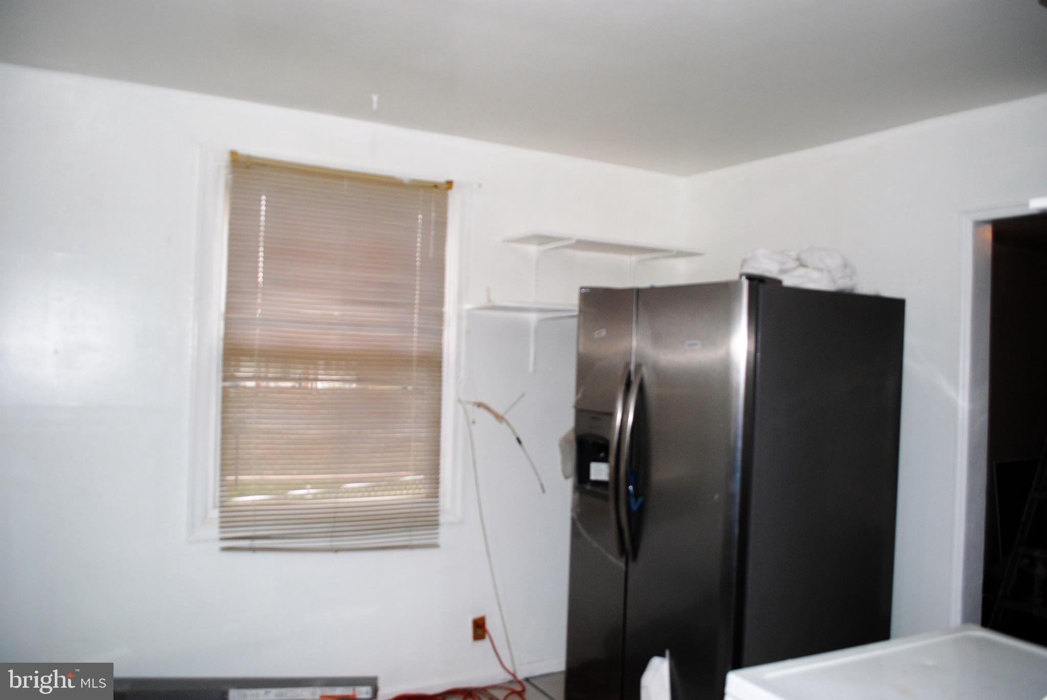 8103 Longpoint Road Baltimore, MD 21222 - Photo 6 of 25 Kitchen