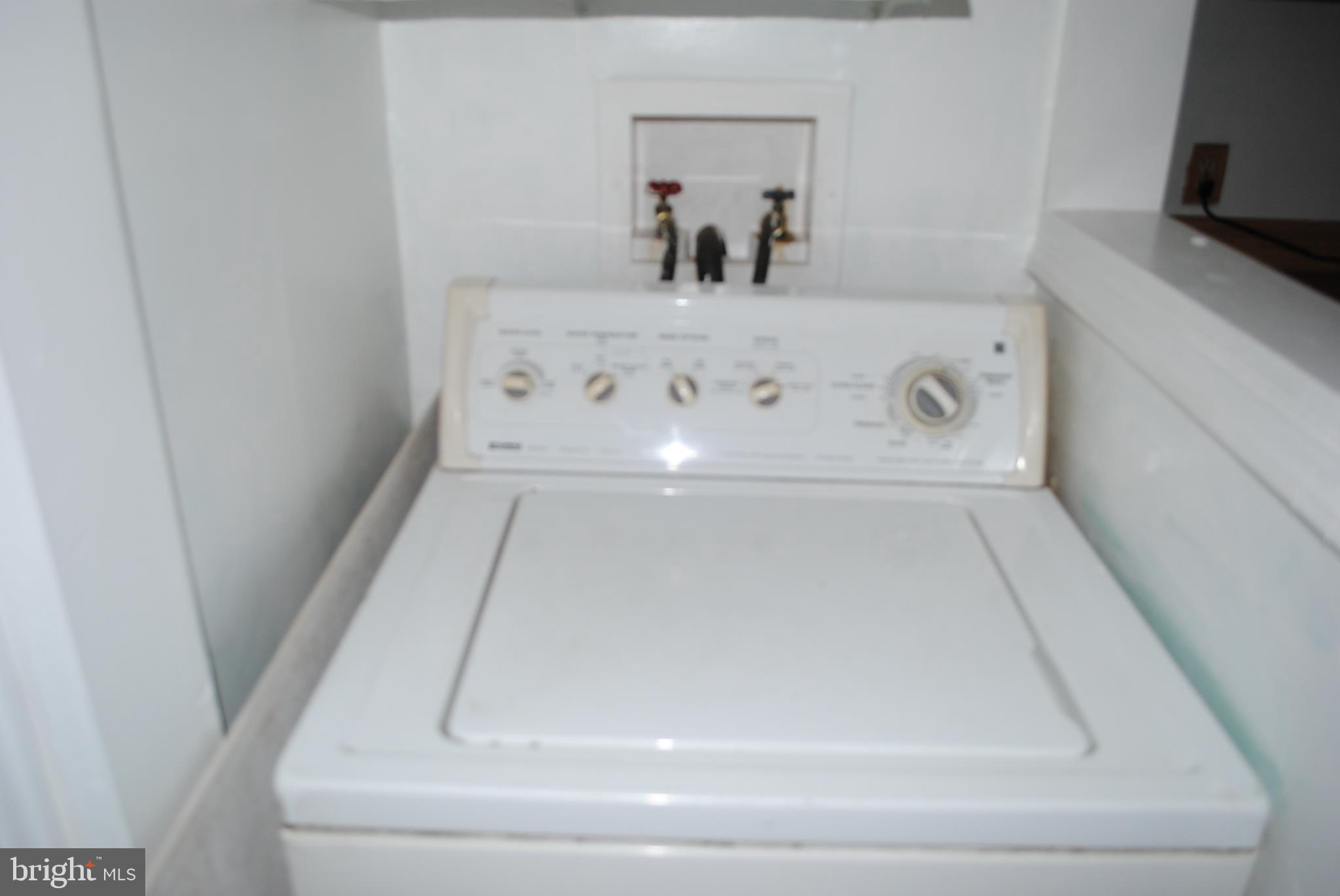 8103 Longpoint Road Baltimore, MD 21222 - Photo 7 of 25 Laundry