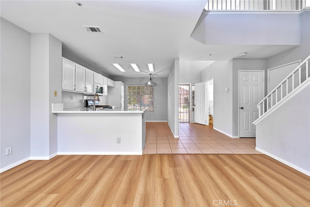 5280 Melbourne Place Riverside, CA 92508 - Photo 19 of 59 a view of kitchen with refrigerator and window