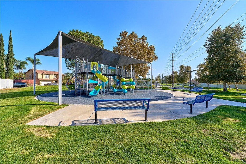 5280 Melbourne Place Riverside, CA 92508 - Photo 54 of 59 a swimming pool with outdoor seating and yard