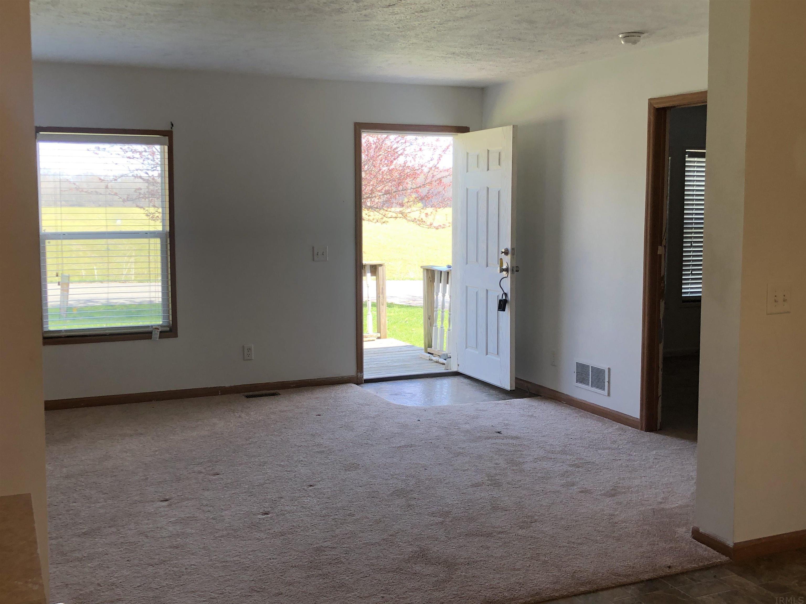 2127 North Fox Farm Road Warsaw, IN 46580 - Photo 5 of 15 Gallery Image 5