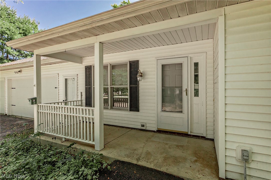 6635 Liberty Road Solon, OH 44139 - Photo 2 of 44 Front Porch