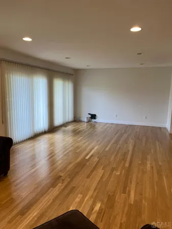 $3,950 | 3601 North Oaks Boulevard, North Brunswick, NJ 08902