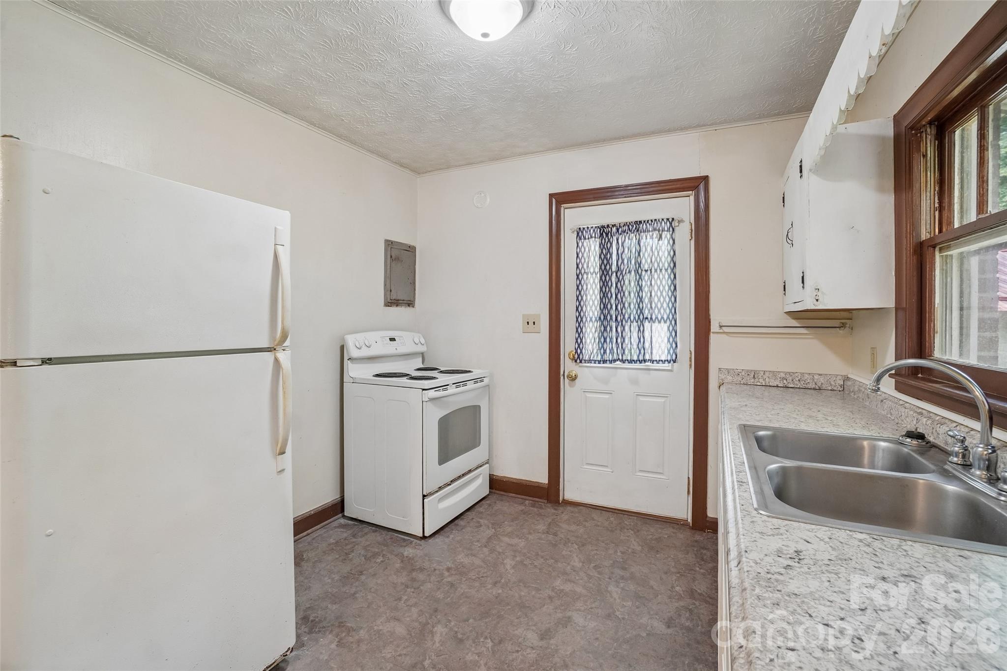 611 Reeves Cove Road Candler, NC 28715 - Photo 13 of 44
