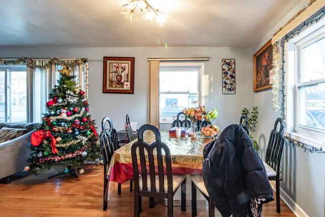 $465,000 | 1054 Broadmoor Place, Deerfield, IL 60015