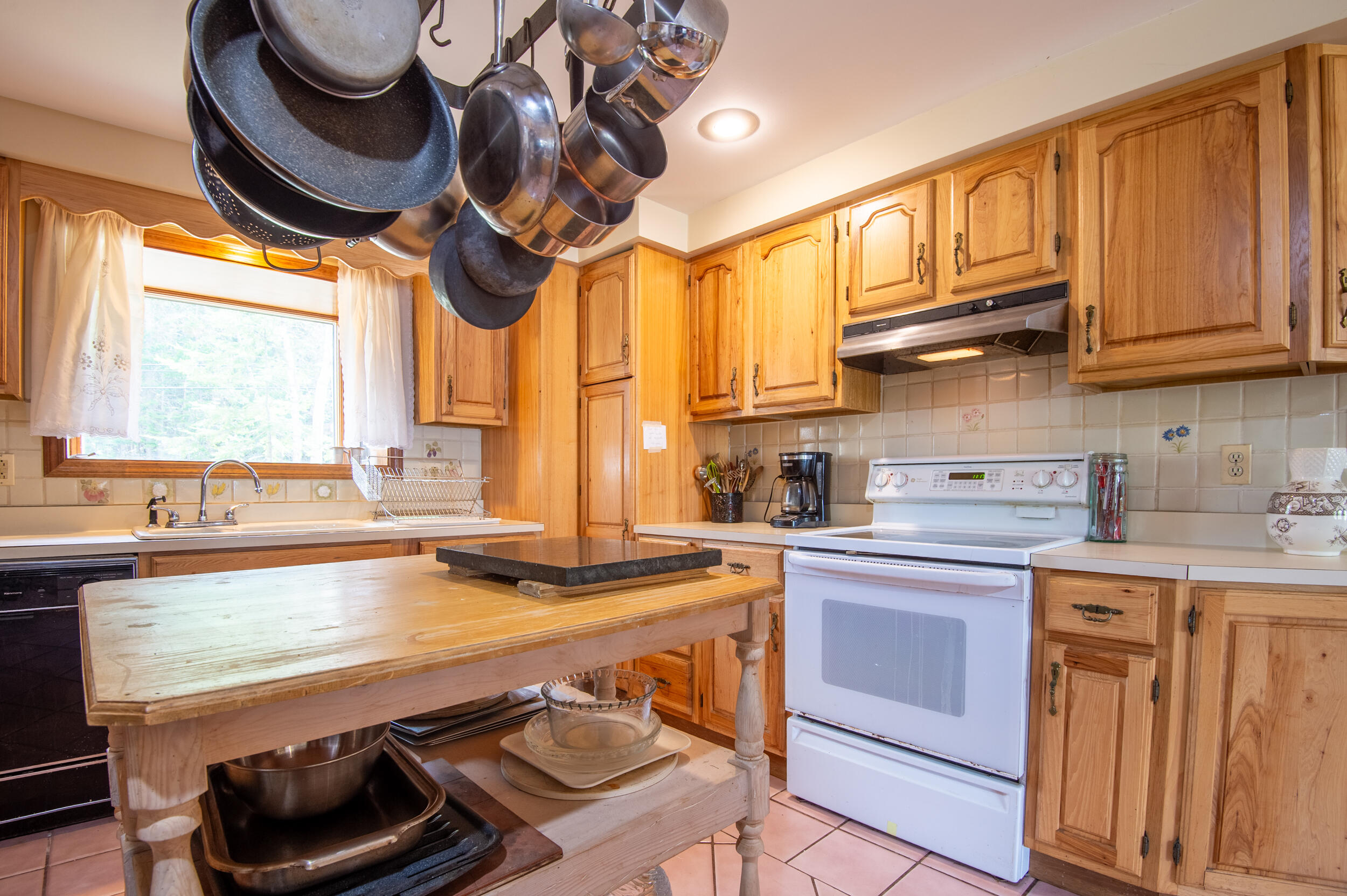 641 Bald Mountain Road Oquossoc, ME 04964 - Photo 11 of 28 _JRV6990-HDR