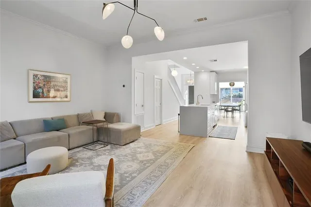 $6,000 | 3007 Constance Street, New Orleans, LA 70115