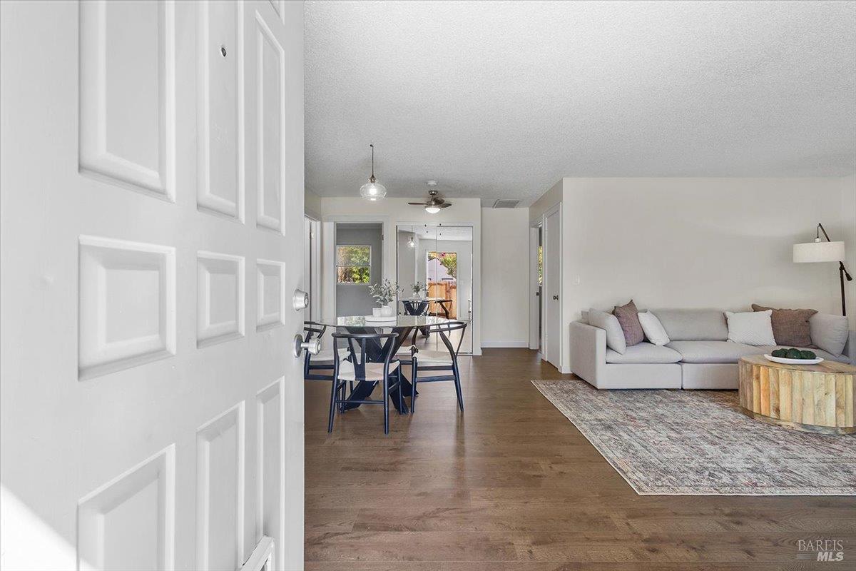 751 Agnew Place Santa Rosa, CA 95401 - Photo 4 of 30 Gallery Image 4