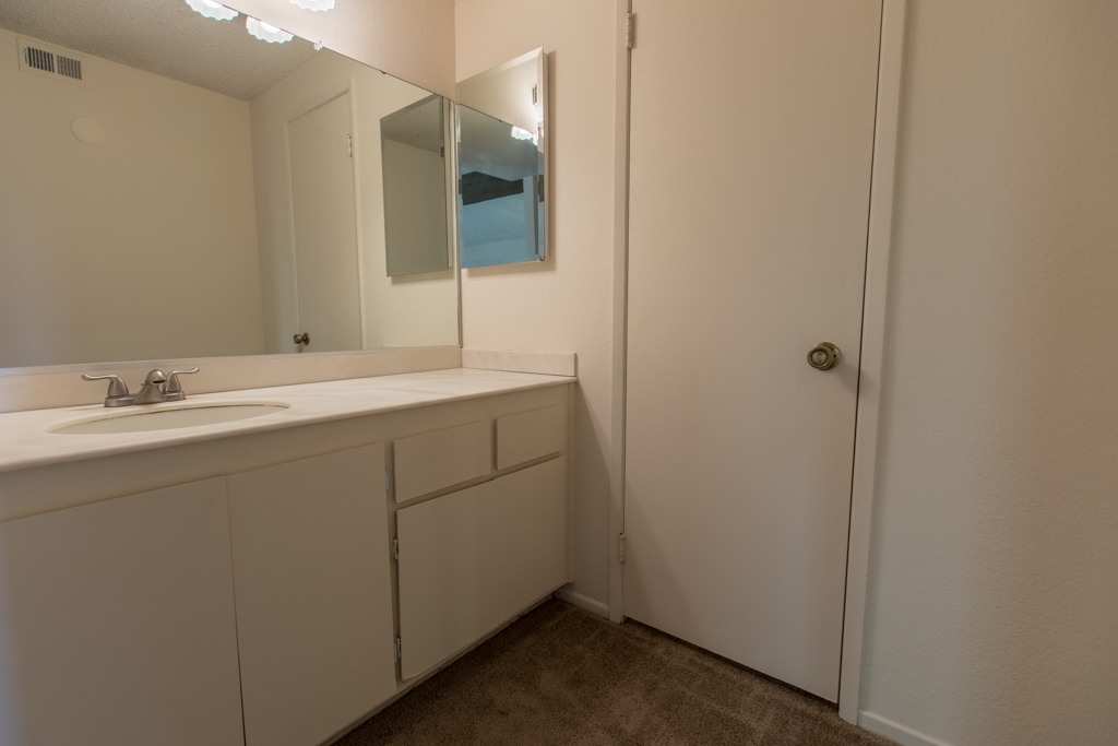 4110 Beach Bluff Road Carlsbad, CA 92008 - Photo 11 of 21 Gallery Image 11