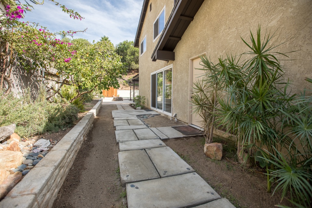 4110 Beach Bluff Road Carlsbad, CA 92008 - Photo 17 of 21 Gallery Image 17