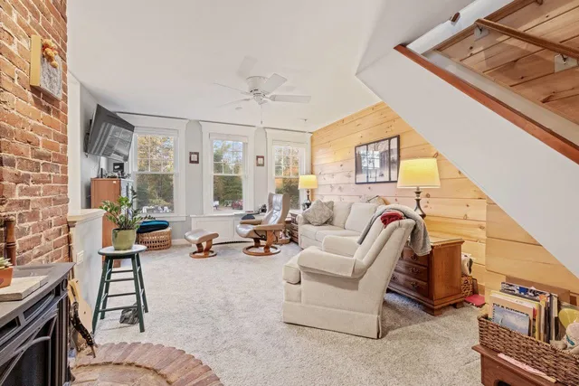 $850,000 | 431 George Road, Hebron, NH 03241