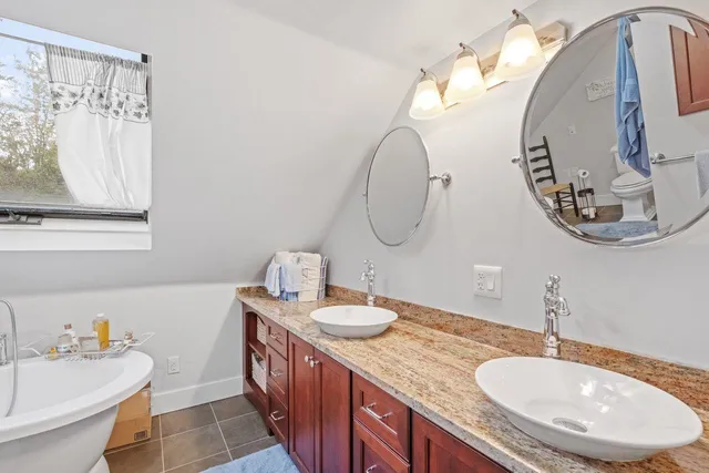 $850,000 | 431 George Road, Hebron, NH 03241