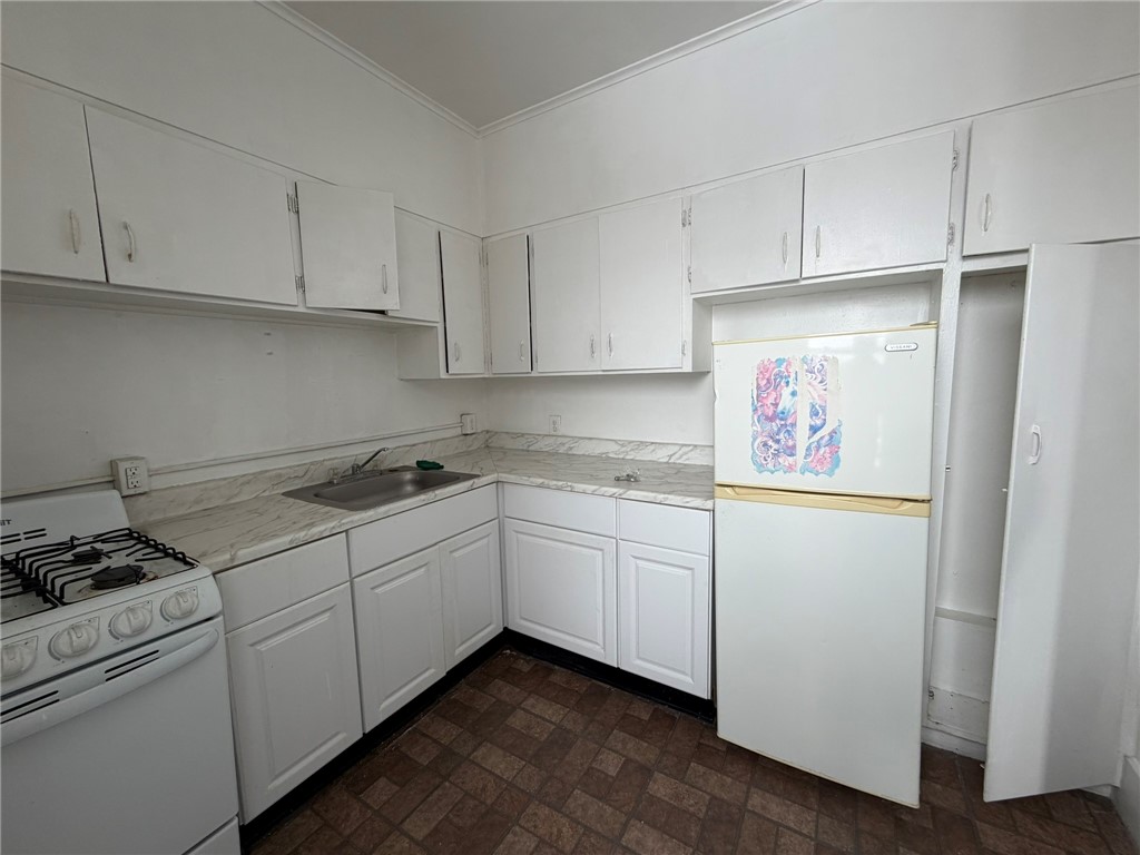 363 Lake Avenue Rochester, NY 14608 - Photo 8 of 20