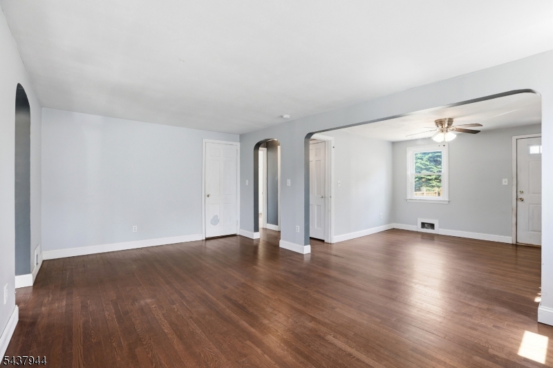 641 Greenbrook Road North Plainfield, NJ 07063 - Photo 10 of 36