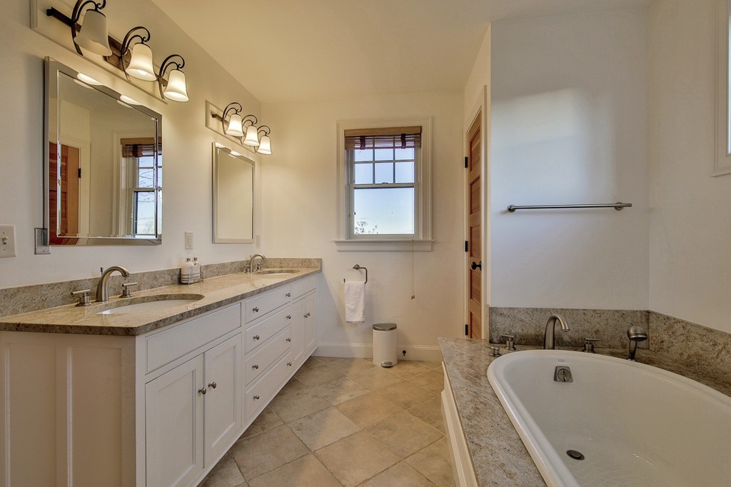 560 S Road Holden, MA 01520 - Photo 27 of 30 Gallery Image 27