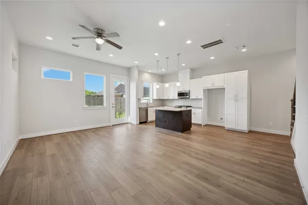 $2,450 | 303 Charlock Street, Houston, TX 77022