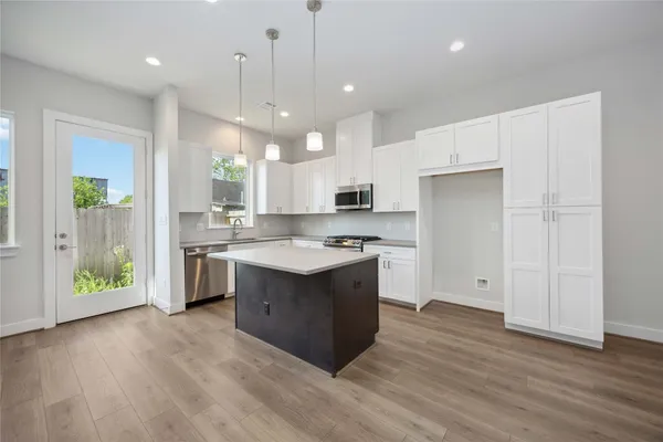 $2,450 | 303 Charlock Street, Houston, TX 77022