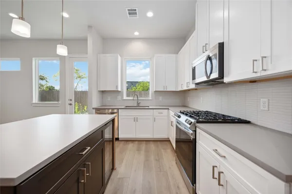 $2,450 | 303 Charlock Street, Houston, TX 77022