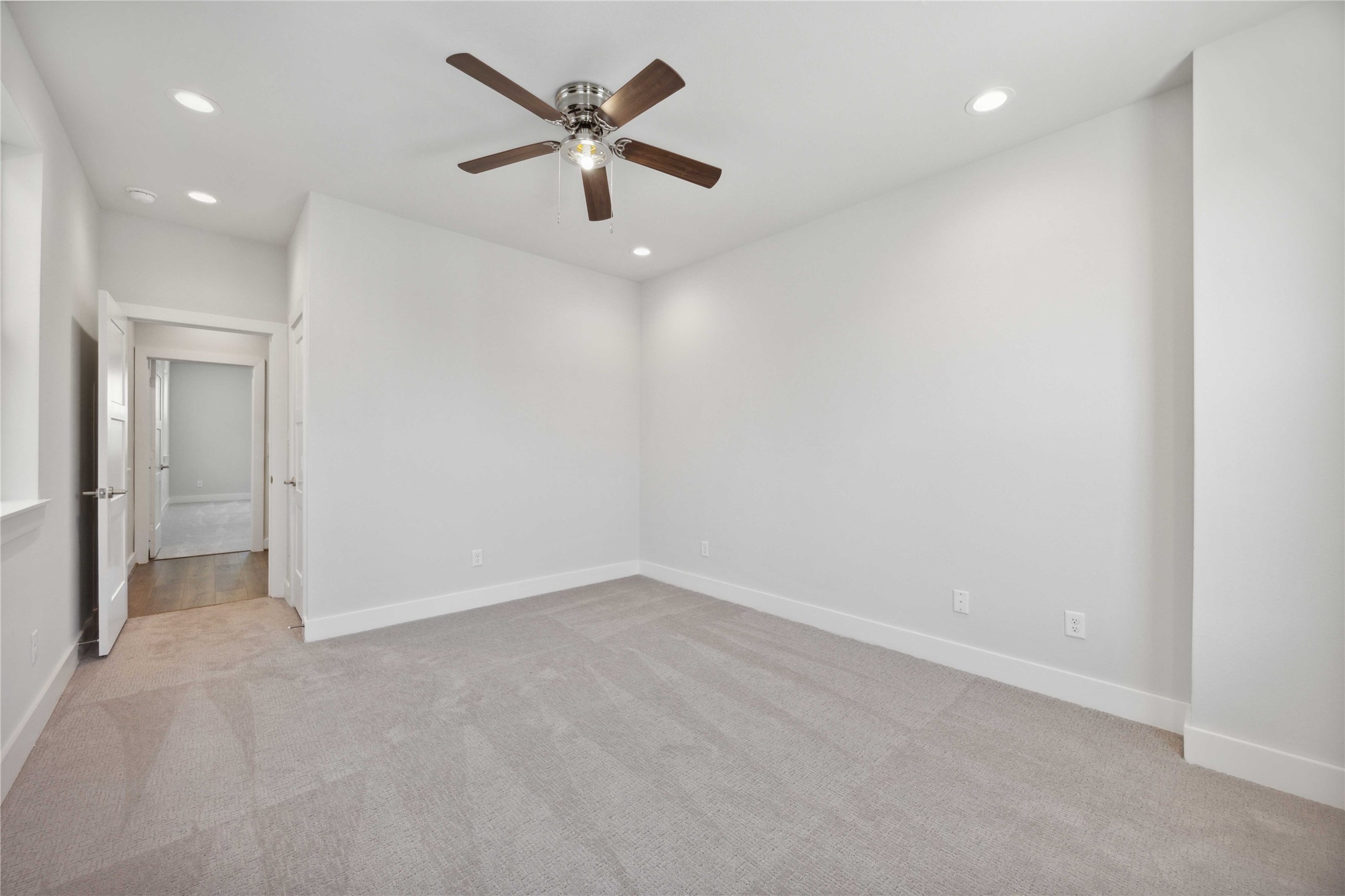 303 Charlock Street Houston, TX 77022 - Photo 25 of 33