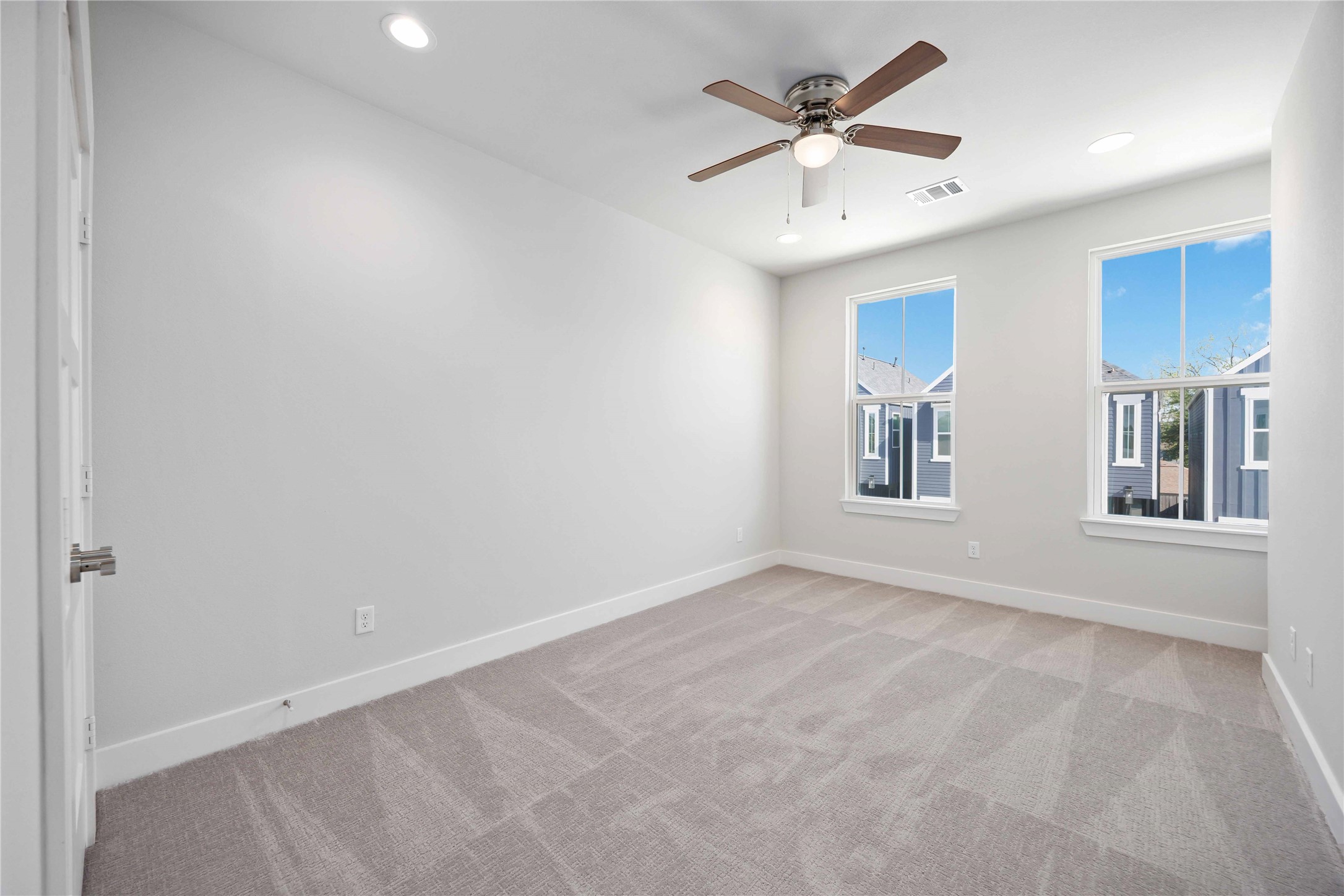 303 Charlock Street Houston, TX 77022 - Photo 26 of 33