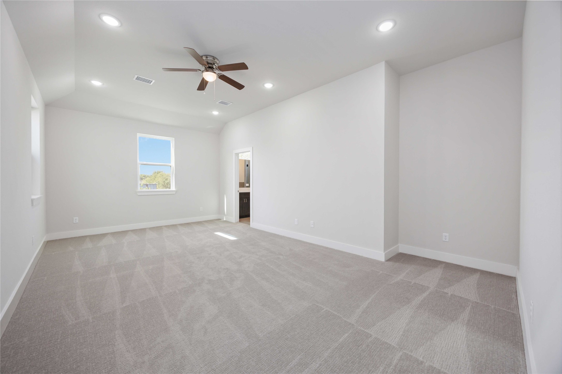 303 Charlock Street Houston, TX 77022 - Photo 27 of 33