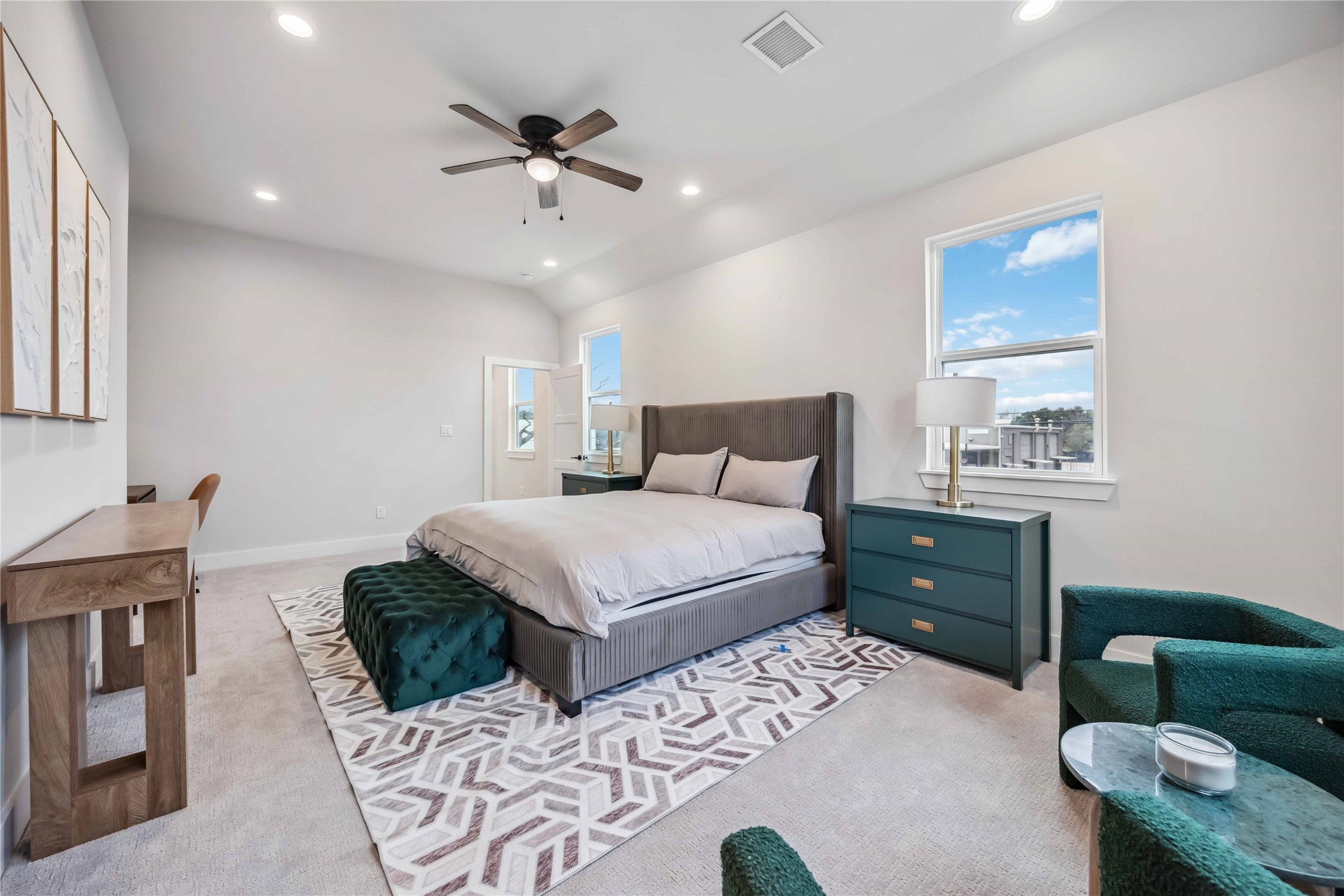 303 Charlock Street Houston, TX 77022 - Photo 6 of 33