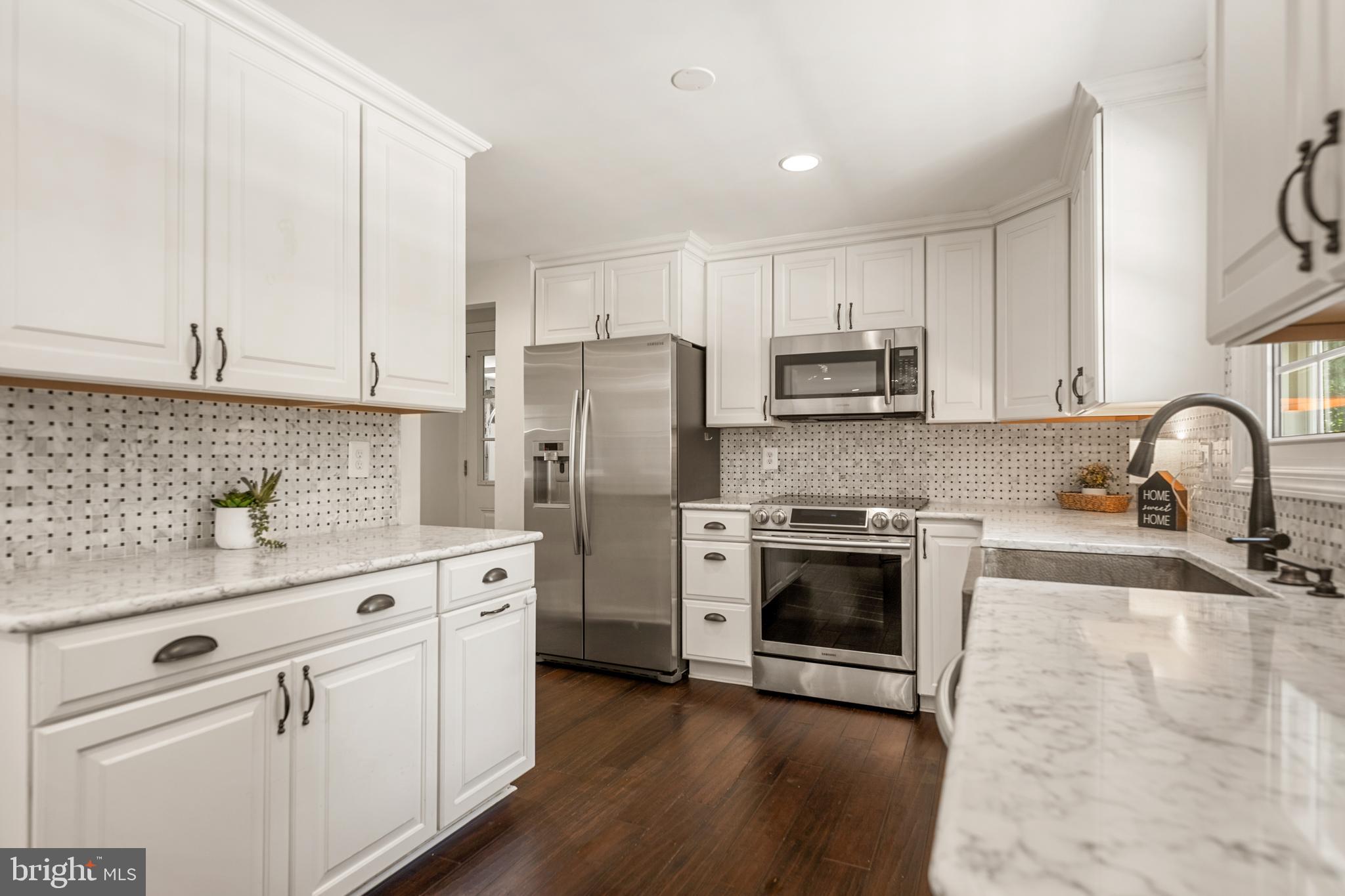 8044 Winding Way Court Springfield, VA 22153 - Photo 5 of 51 Kitchen