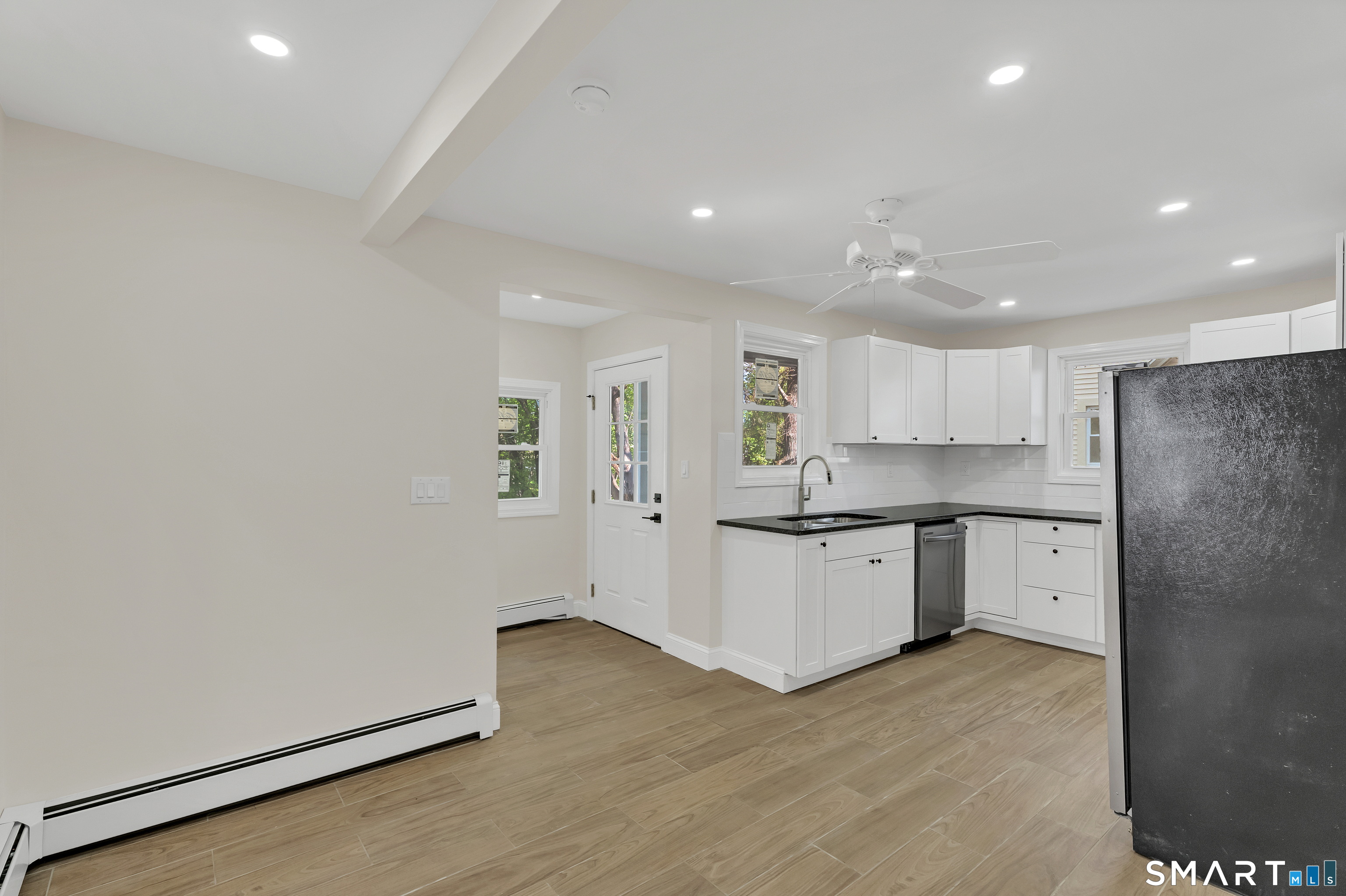 690 Prospect Street Torrington, CT 06790 - Photo 5 of 37