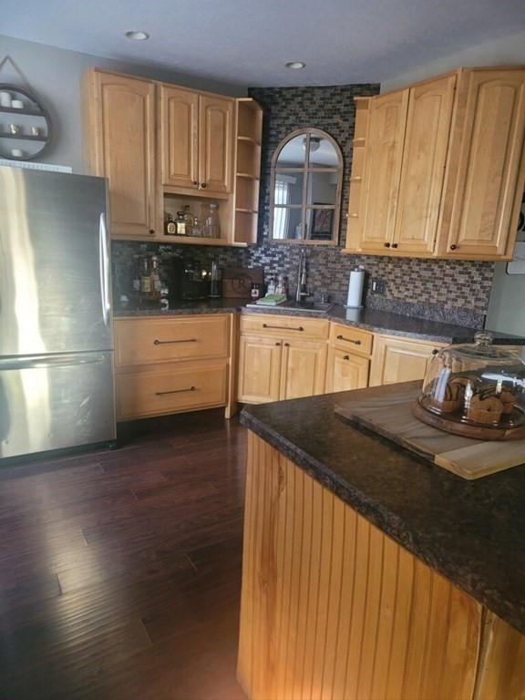 389 Cold Spring Avenue West Springfield, MA 01089 - Photo 2 of 4 Gallery Image 2
