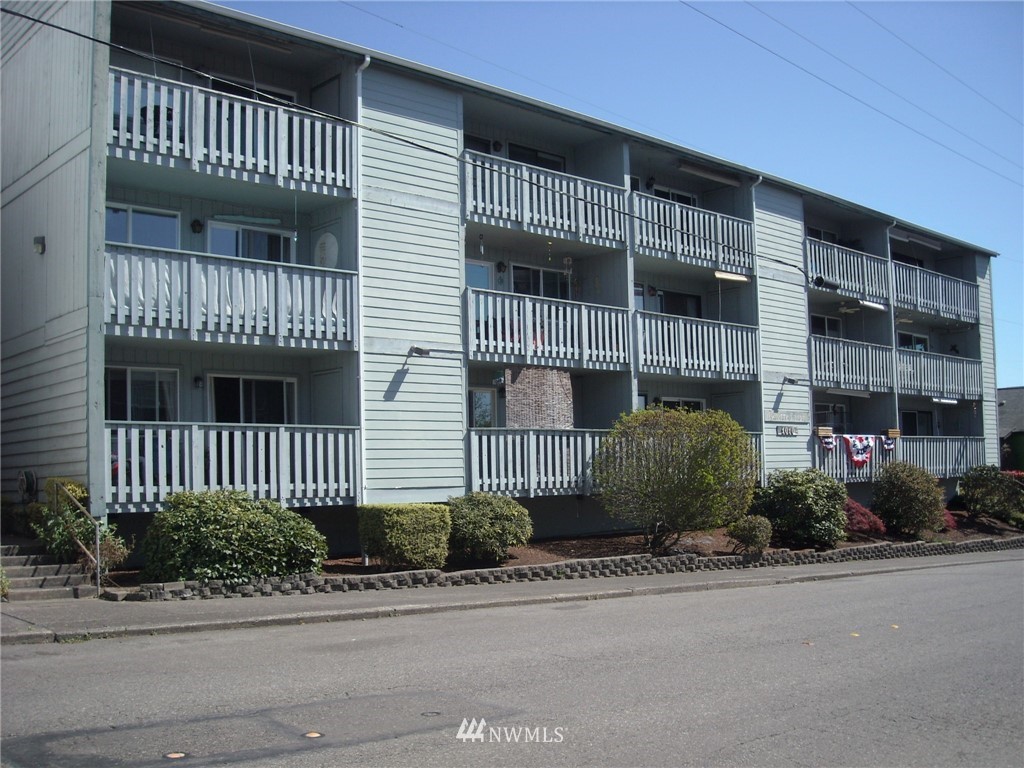1010 Perry Avenue, Unit 103 Bremerton, WA 98310 - Photo 1 of 21 Gallery Image 1