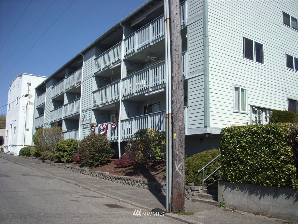 1010 Perry Avenue, Unit 103 Bremerton, WA 98310 - Photo 2 of 21 Gallery Image 2