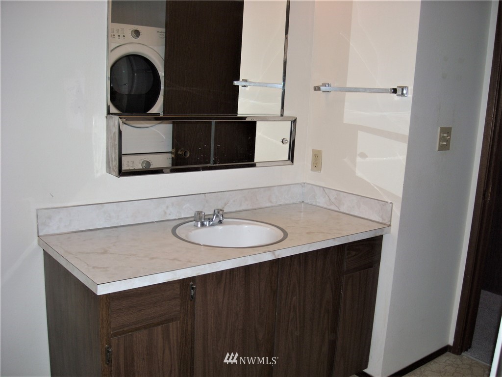 1010 Perry Avenue, Unit 103 Bremerton, WA 98310 - Photo 11 of 21 Gallery Image 11